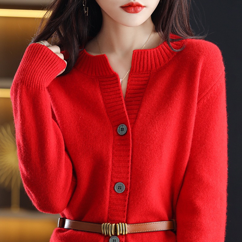 Round neck solid color knitted cardigan sweater 7